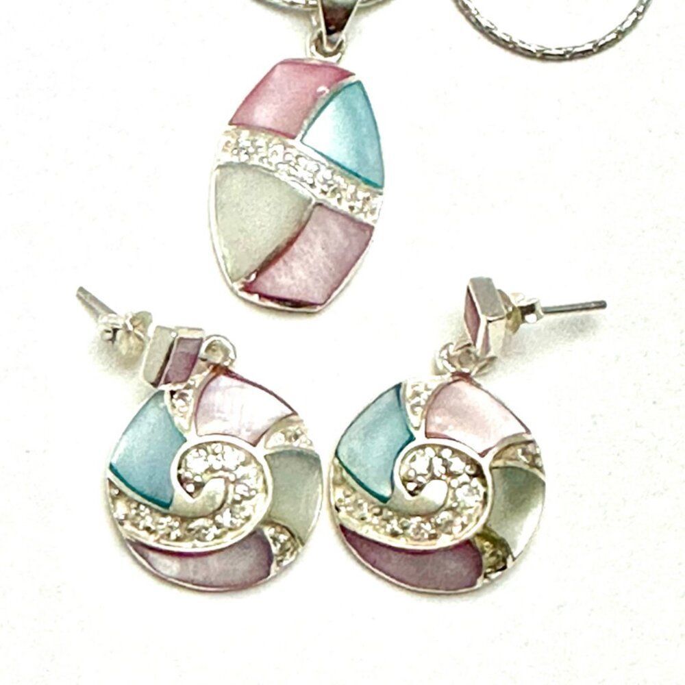 Mother of Pearl and Cubic Zirconia Earring and Pendant Set Sterling Silver 925.